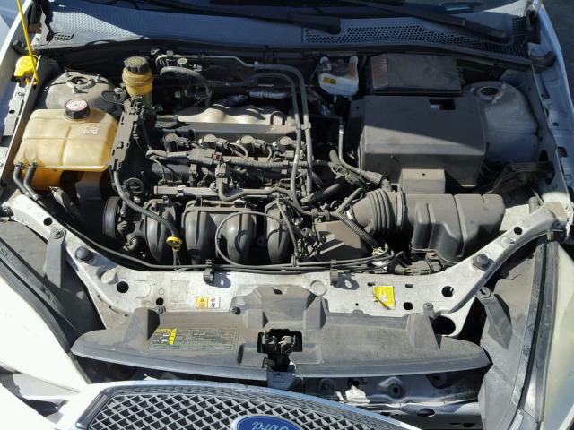 1FAFP34N35W114274 - 2005 FORD FOCUS ZX4 SILVER photo 7