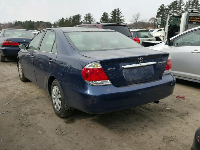 4T1BE30K95U043275 - 2005 TOYOTA CAMRY LE BLUE photo 3