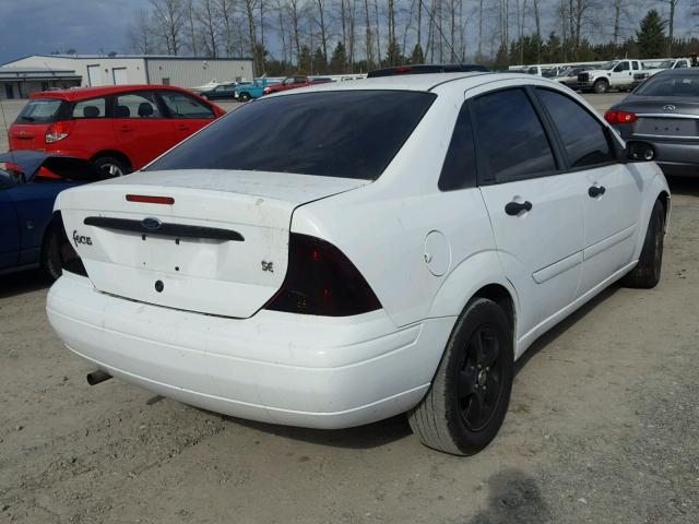 1FAFP34P92W238482 - 2002 FORD FOCUS SE WHITE photo 4