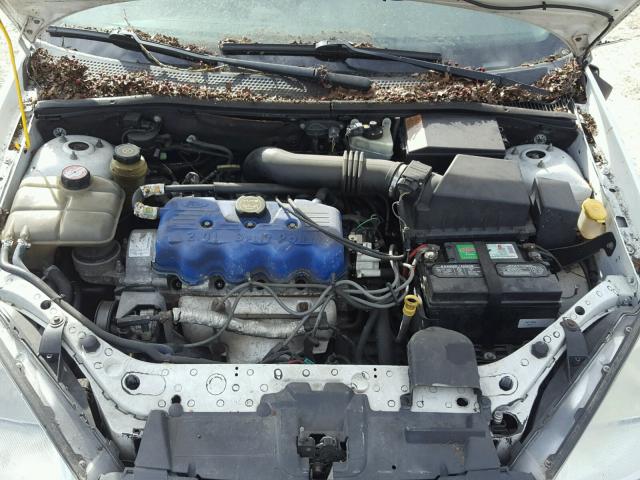 1FAFP34P92W238482 - 2002 FORD FOCUS SE WHITE photo 7