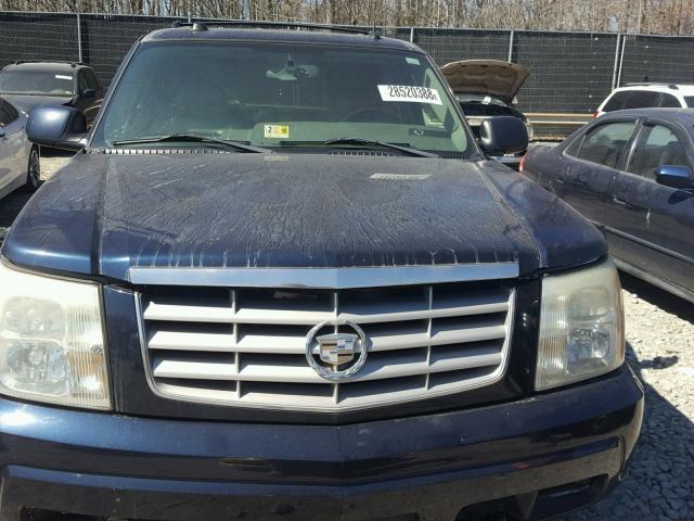 1GYEK63N74R121369 - 2004 CADILLAC ESCALADE L BLUE photo 9