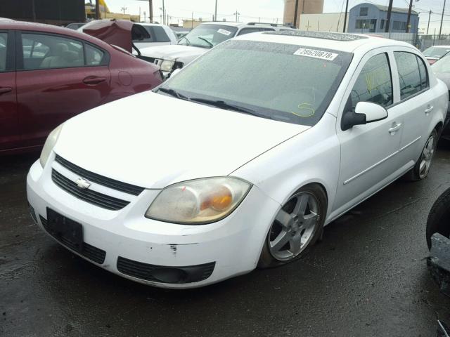 1G1AL52F657547954 - 2005 CHEVROLET COBALT LS WHITE photo 2