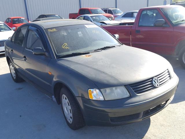 WVWMA63B4WE422413 - 1998 VOLKSWAGEN PASSAT GLS GREEN photo 2