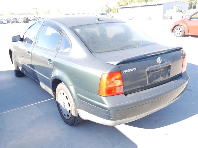 WVWMA63B4WE422413 - 1998 VOLKSWAGEN PASSAT GLS GREEN photo 4