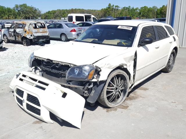 2D4FV48T05H618555 - 2005 DODGE MAGNUM SE WHITE photo 2