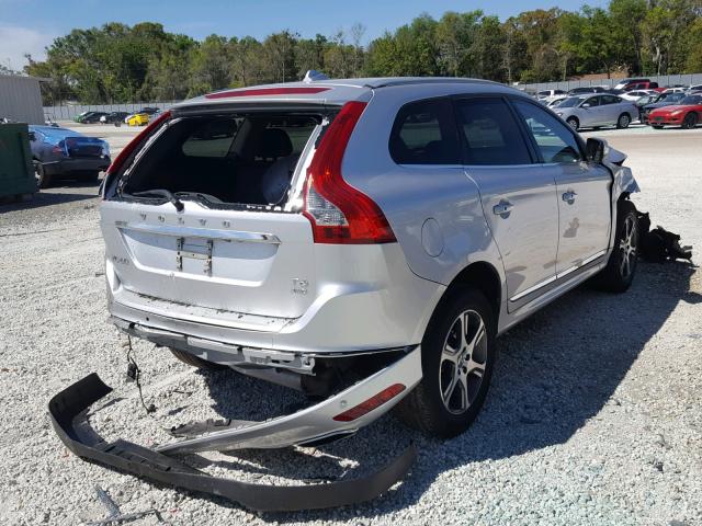 YV4902RC5F2579559 - 2015 VOLVO XC60 T6 SILVER photo 4