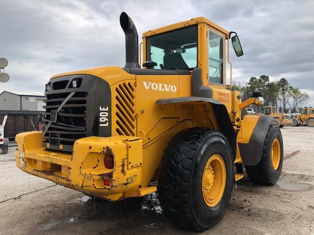 L90EV66746 - 2004 VOLVO L90E YELLOW photo 4