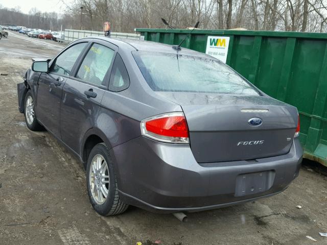 1FAHP3FN2BW133593 - 2011 FORD FOCUS SE GRAY photo 3