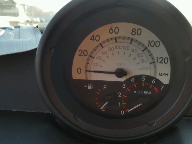 JTLKT324950195383 - 2005 TOYOTA SCION XB GREEN photo 8