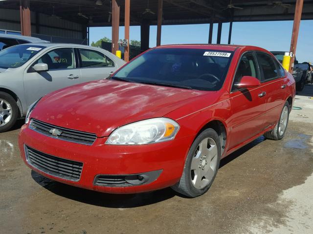 2G1WU583589155311 - 2008 CHEVROLET IMPALA LTZ RED photo 2