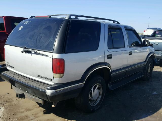 1GNDT13W9T2104176 - 1996 CHEVROLET BLAZER SILVER photo 4