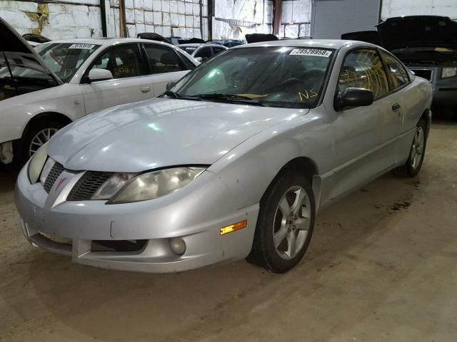 1G2JB12F547322009 - 2004 PONTIAC SUNFIRE SILVER photo 2