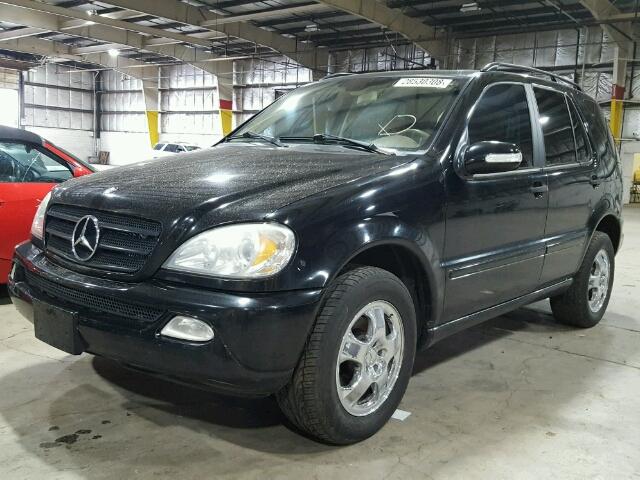 4JGAB54E43A384778 - 2003 MERCEDES-BENZ ML 320 BLACK photo 2