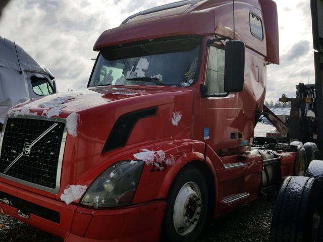 4V4NC9GH66N437529 - 2006 VOLVO VN VNL RED photo 2