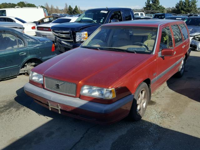 YV1LW553XS2146449 - 1995 VOLVO 850 BASE RED photo 2