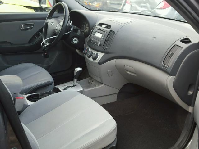 KMHDU46D18U555708 - 2008 HYUNDAI ELANTRA GL GRAY photo 5