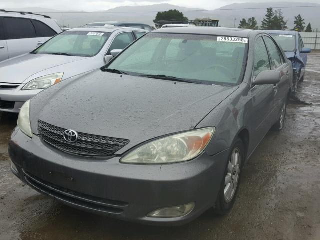 JTDBF30KX30149272 - 2003 TOYOTA CAMRY LE GRAY photo 2