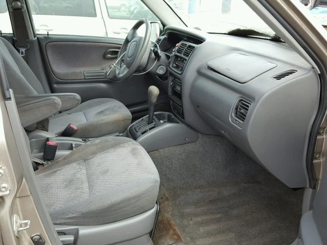 2CNBE13C026951598 - 2002 CHEVROLET TRACKER BEIGE photo 5