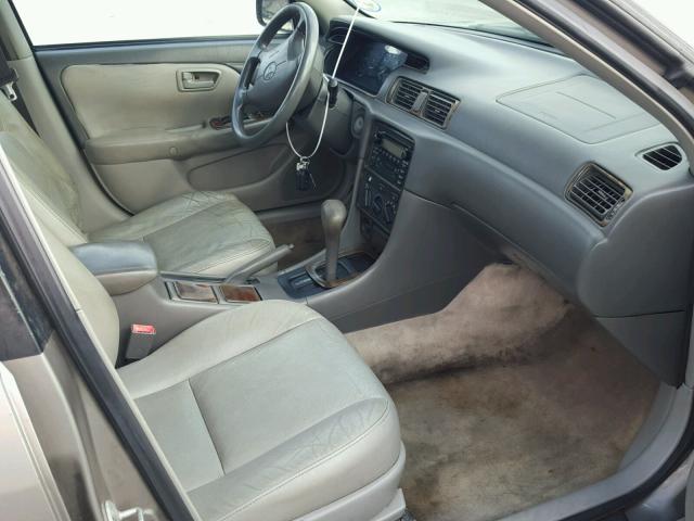 4T1BG22K61U080599 - 2001 TOYOTA CAMRY CE TAN photo 5