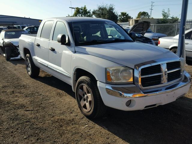 1D7HE58N95S138560 - 2005 DODGE DAKOTA QUA WHITE photo 1