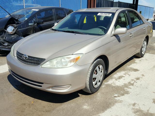 4T1BE32K72U518494 - 2002 TOYOTA CAMRY LE BEIGE photo 2