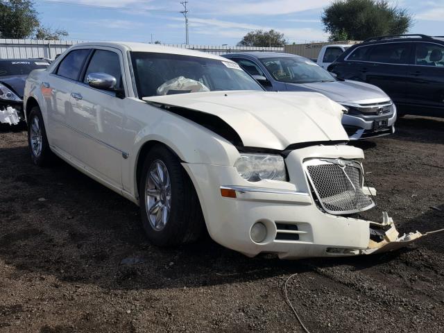 2C3JA63H05H666899 - 2005 CHRYSLER 300C CREAM photo 1