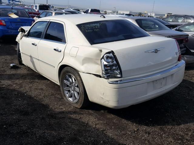 2C3JA63H05H666899 - 2005 CHRYSLER 300C CREAM photo 3