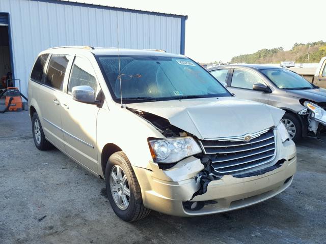 2A4RR5D15AR422537 - 2010 CHRYSLER TOWN & COU GOLD photo 1