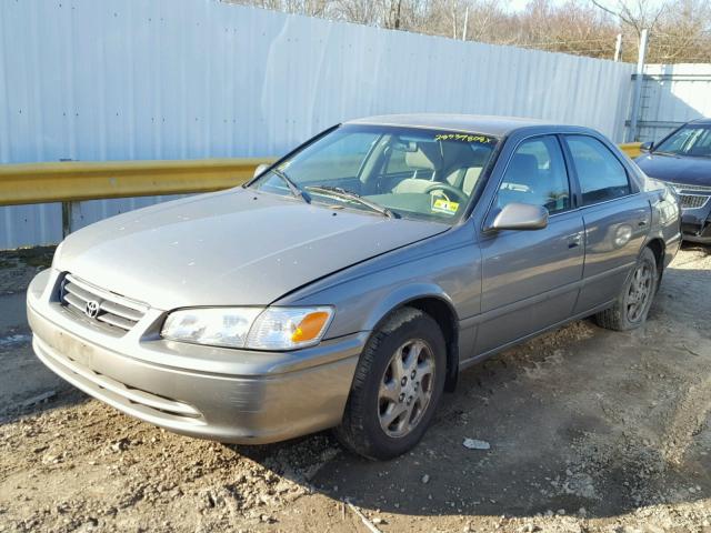 4T1BF22K8YU101935 - 2000 TOYOTA CAMRY LE BEIGE photo 2