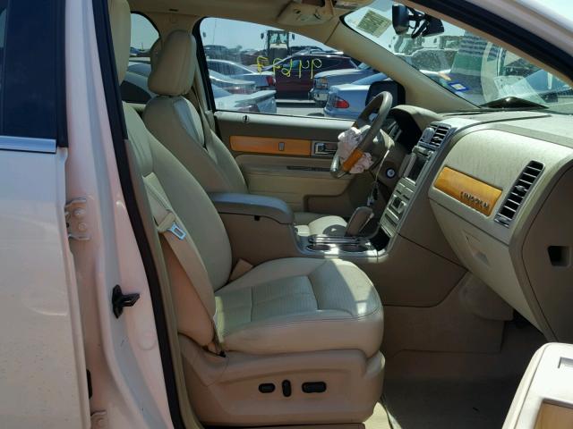 2LMDU88C47BJ16152 - 2007 LINCOLN MKX CREAM photo 5