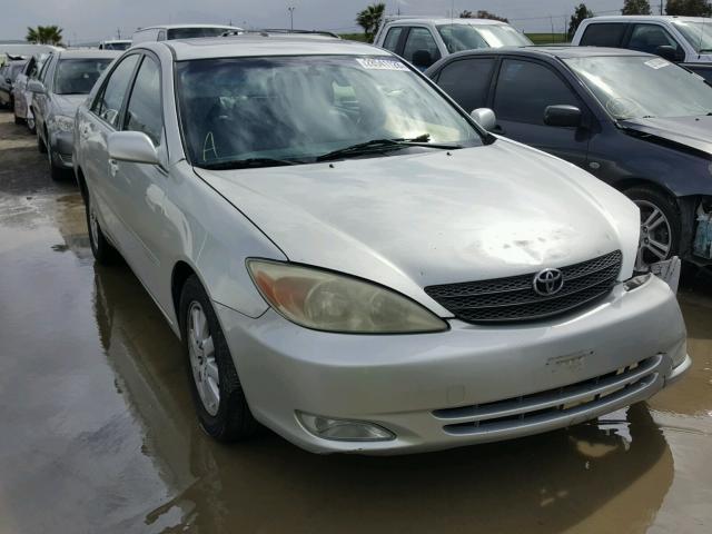 JTDBF30KX40152531 - 2004 TOYOTA CAMRY LE SILVER photo 1