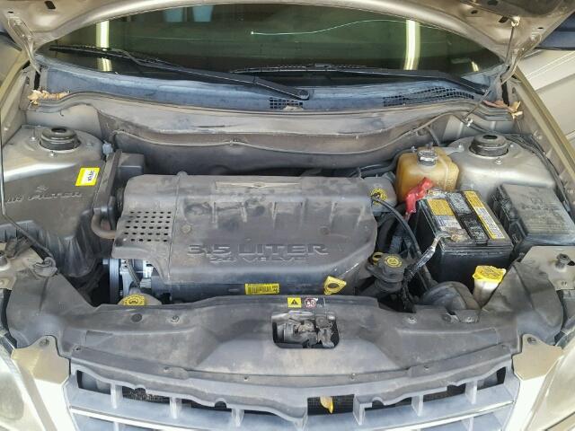 2C8GM68424R615124 - 2004 CHRYSLER PACIFICA BROWN photo 7