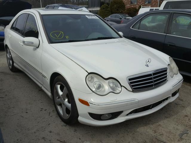 WDBRF40J55F704980 - 2005 MERCEDES-BENZ C 230K SPO WHITE photo 1