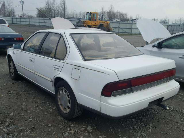 JN1HJ01F1NT014209 - 1992 NISSAN MAXIMA GXE WHITE photo 3