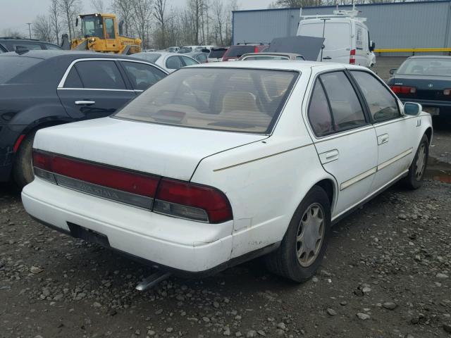 JN1HJ01F1NT014209 - 1992 NISSAN MAXIMA GXE WHITE photo 4