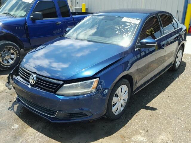 3VWDP7AJ2DM419237 - 2013 VOLKSWAGEN JETTA SE BLUE photo 2