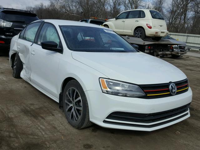 3VWB67AJ7GM351340 - 2016 VOLKSWAGEN JETTA SE WHITE photo 1