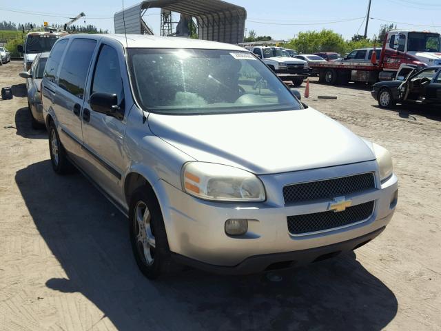 1GNDV231X8D200172 - 2008 CHEVROLET UPLANDER L SILVER photo 1