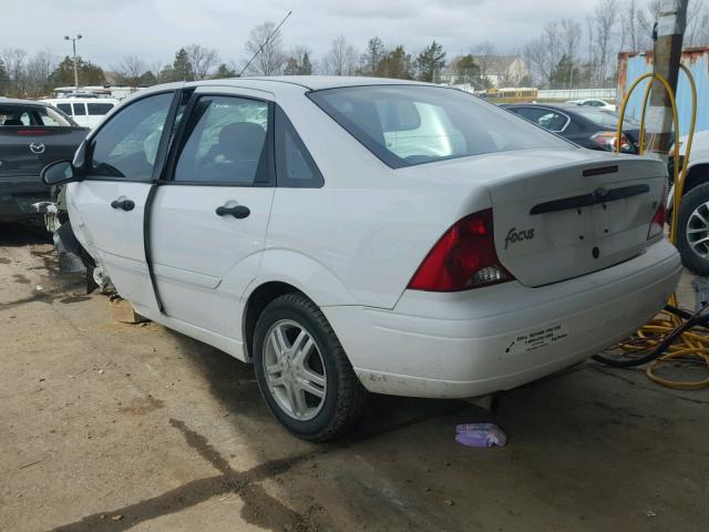 1FAFP34P82W154489 - 2002 FORD FOCUS SE WHITE photo 3