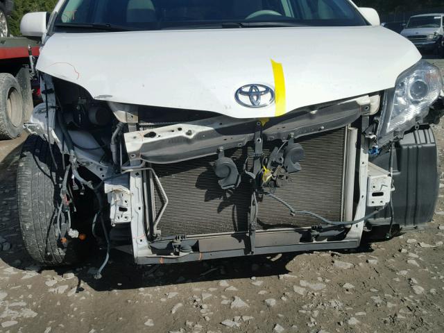 5TDDK3DC3CS039054 - 2012 TOYOTA SIENNA XLE WHITE photo 9