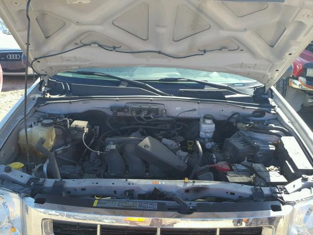 1FMCU93118KC66858 - 2008 FORD ESCAPE XLT BEIGE photo 7