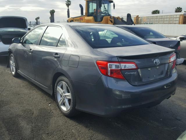 4T1BF1FKXCU117924 - 2012 TOYOTA CAMRY BASE GRAY photo 3