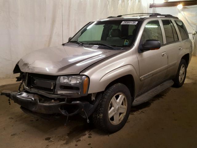 1GNDT13S122500940 - 2002 CHEVROLET TRAILBLAZE SILVER photo 2