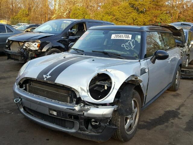 WMWML33509TN68923 - 2009 MINI COOPER CLU SILVER photo 2