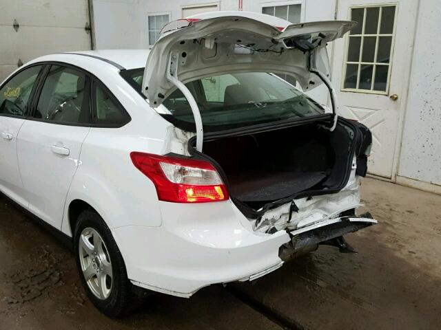 1FAHP3F22CL267044 - 2012 FORD FOCUS SE WHITE photo 9