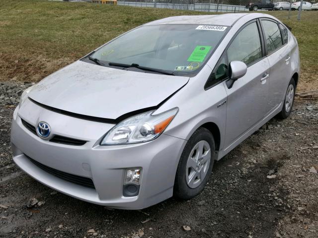 JTDKN3DU2B0299289 - 2011 TOYOTA PRIUS SILVER photo 2