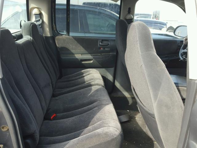 1B7HG48Z62S670006 - 2002 DODGE DAKOTA QUA GRAY photo 6