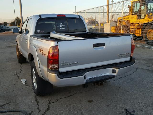 5TEJU62N17Z403077 - 2007 TOYOTA TACOMA DOU SILVER photo 3