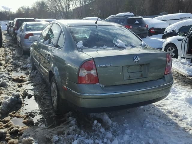 WVWPD63BX2P042382 - 2002 VOLKSWAGEN PASSAT GLS GREEN photo 3