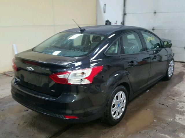 1FAHP3F24CL170069 - 2012 FORD FOCUS SE BLACK photo 4